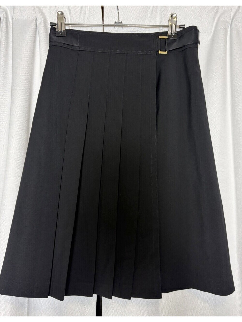 Vintage J McLaughlin Belted Black Wool Pleated Punk Preppy Mini Skirt. Size 2.